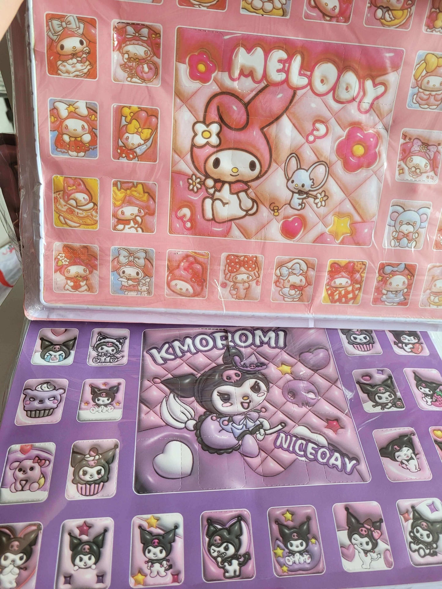 Coffret 40 figurines / Porte clé Licence Hello Kitty