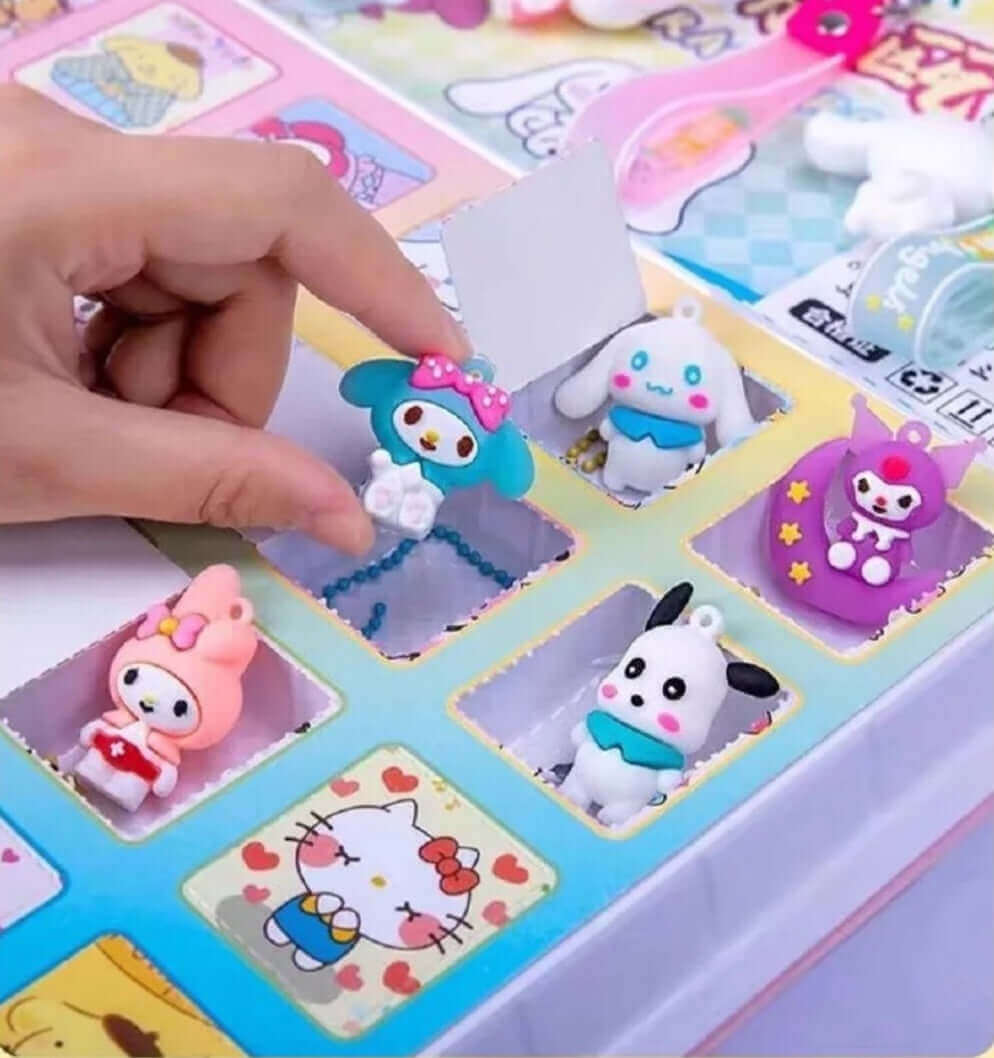 Coffret 40 figurines / Porte clé Licence Hello Kitty